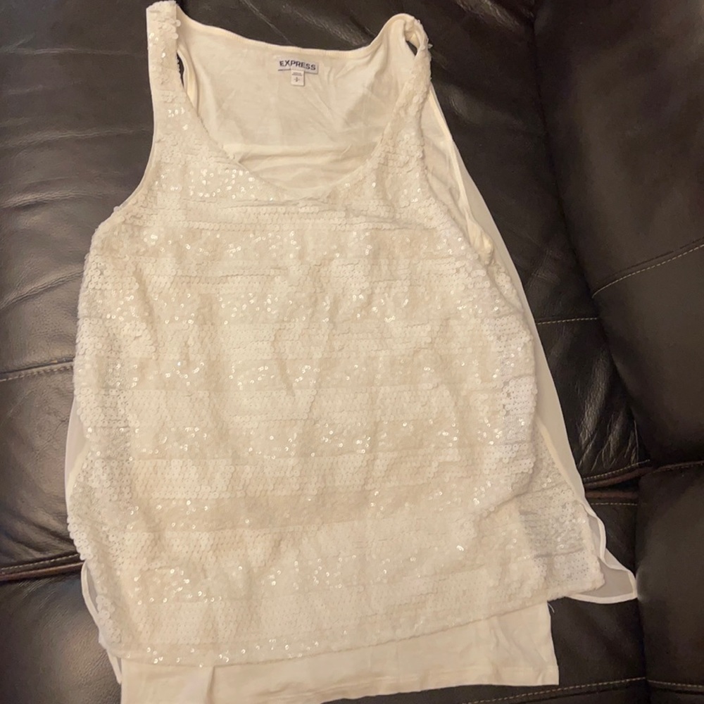 Stylish cute blouse.